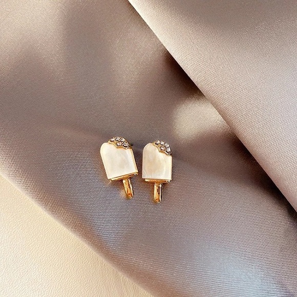 âSweet Sundayâs'â Popsicle Ice Cream Gold Minimalist Stud Kawaii Dessert Earring - Picture 4 of 4